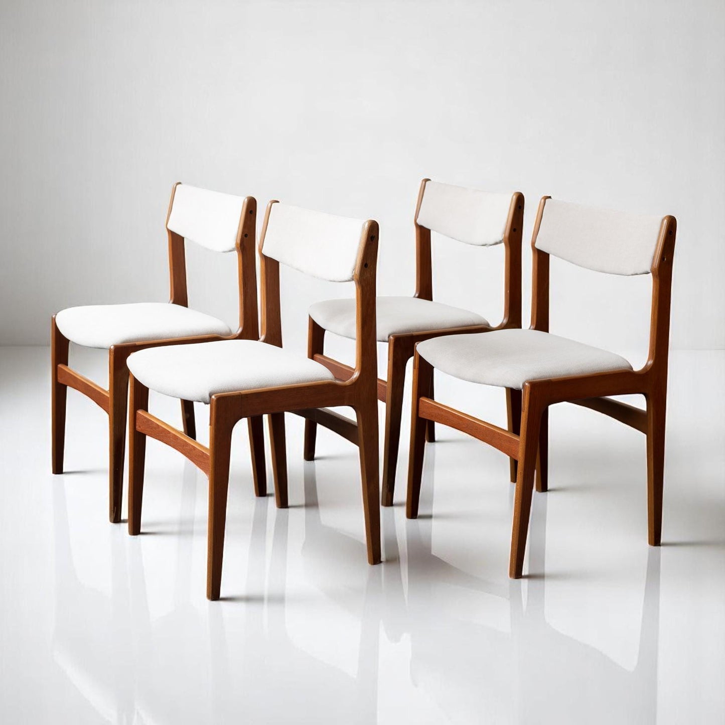 Set of 4 Danish Mid Century Modern Dining Chairs by Erik Buch
