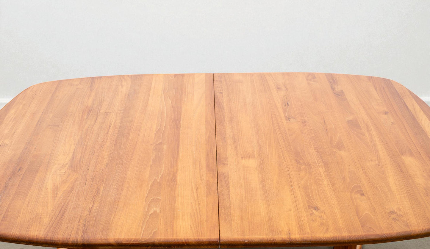 Exceptional D-scan Danish Modern Teak Extending Dining Table Two Leaves 1960s-70s MCM Vintage Furniture Excellent Condition